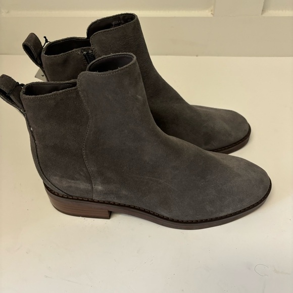 Cole Haan River Chelsea‎ Bootie Sz 6B Suede - Picture 4 of 10